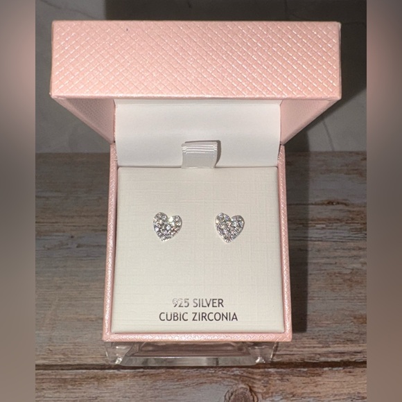 Nanette Lepore Heart Earrings NIB - Picture 2 of 4